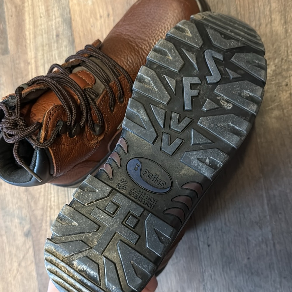 Steel toe boots - Picture 2 of 3